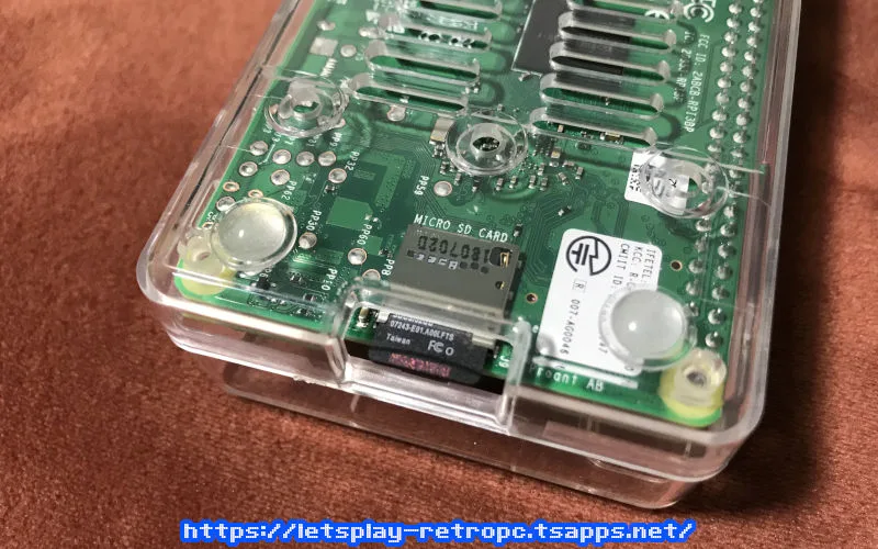 ラズパイで遊んでみるのだ!!【Vol.01：ケースに装着してOSの準備